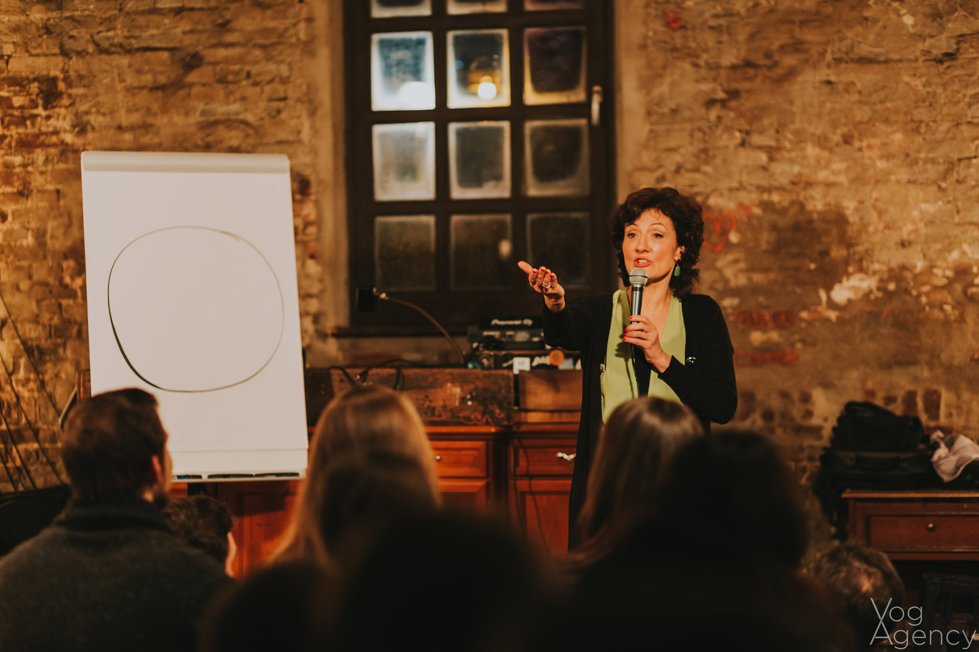 Susanne Kilian leading a workshop