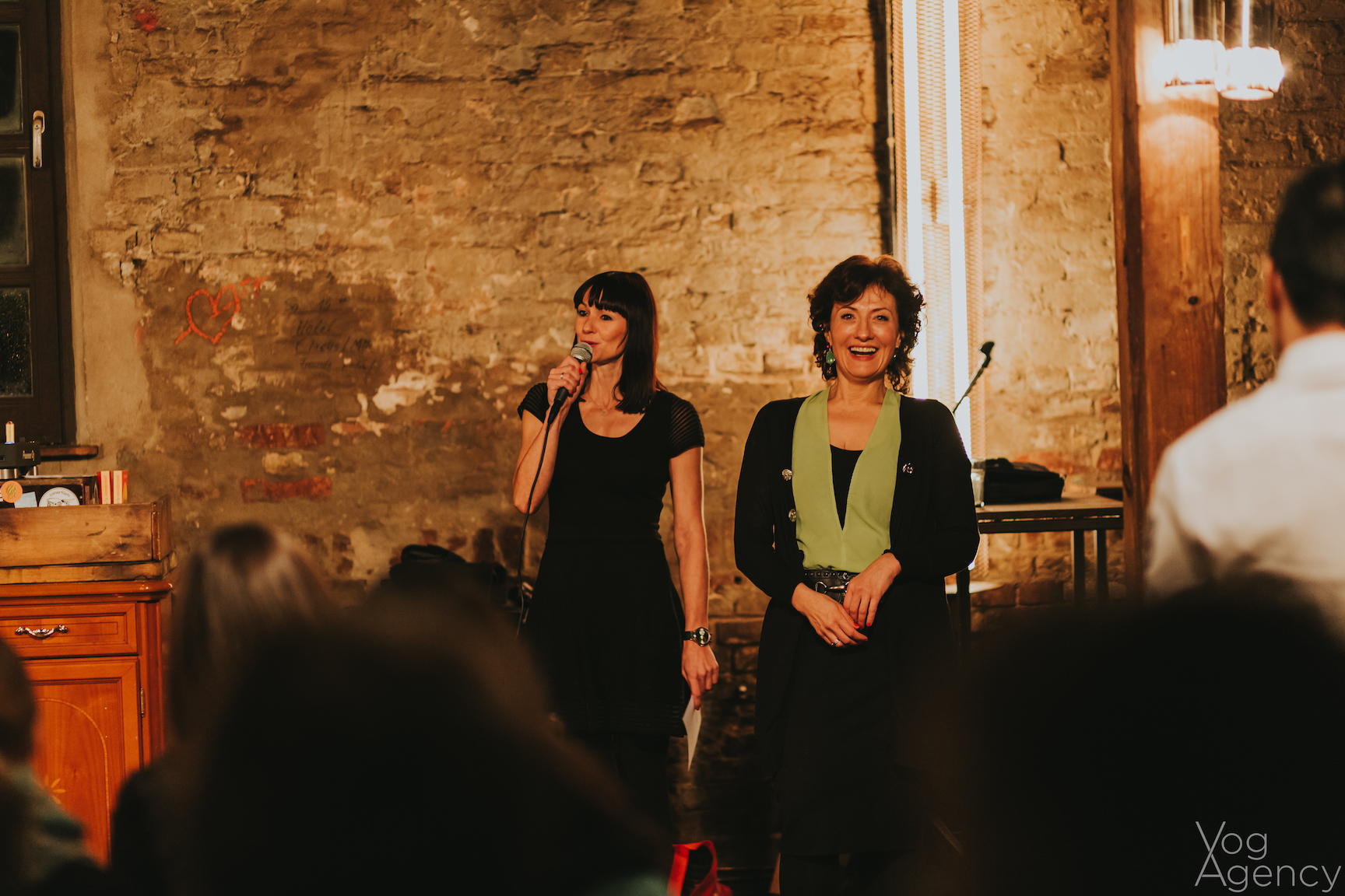Susanne Kilian moderating a panel